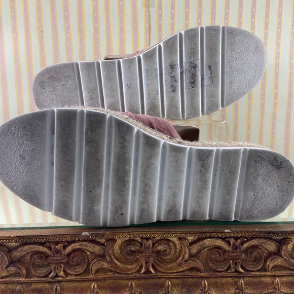 Gaimo Suede Wedge Espadrilles - Picture 11 of 16